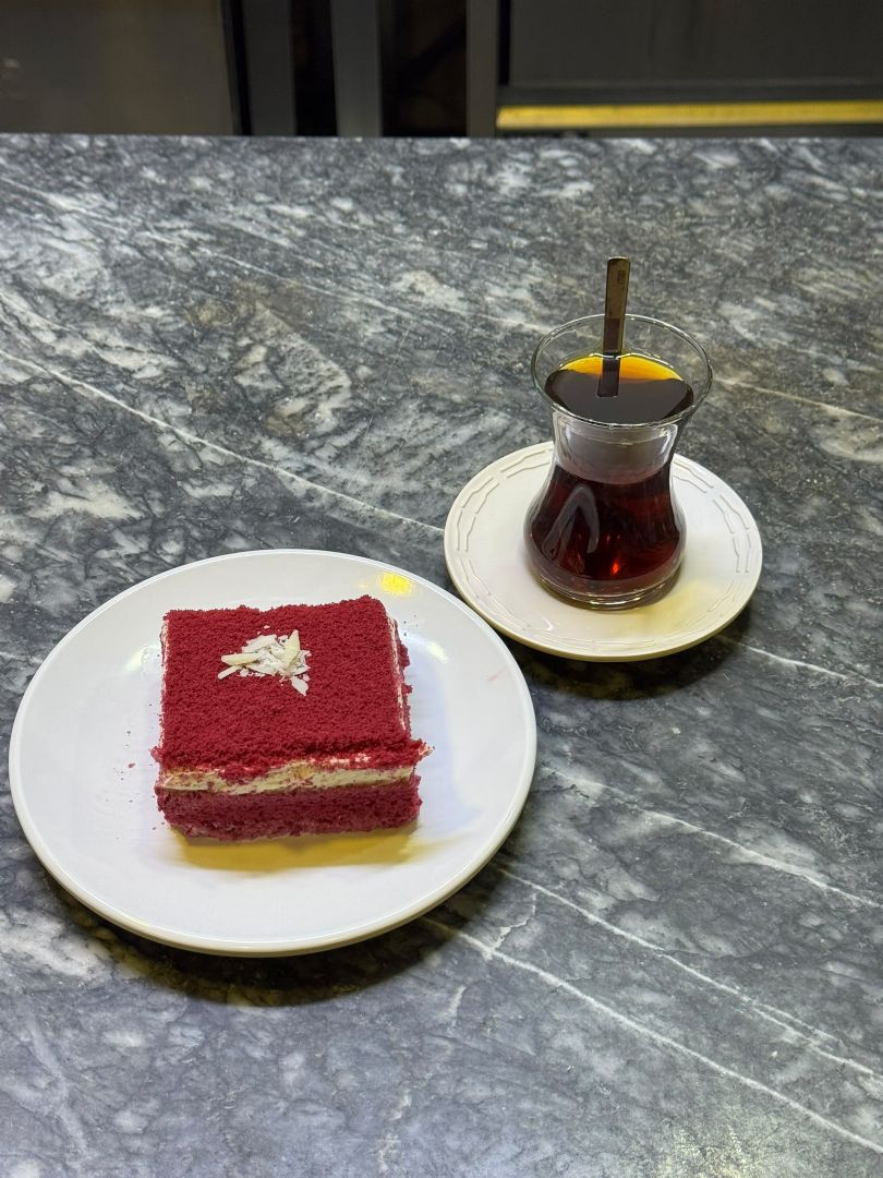 KADİFE TATLISI+ÇAY